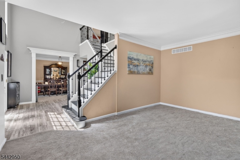1110 Monroe Drive Property Photo 6