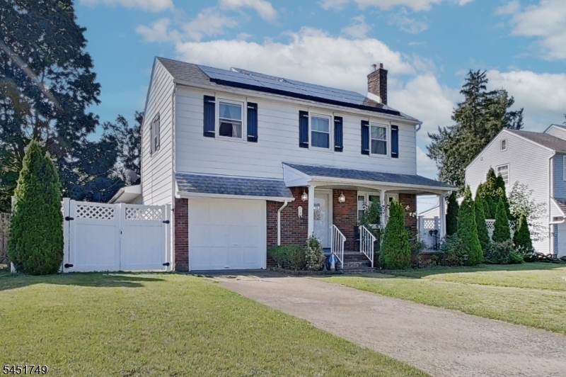 112 Elmwood Dr Property Photo 1