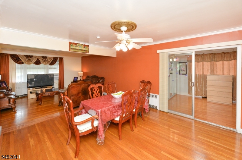 1556 Wyndmoor Ave Property Photo 4