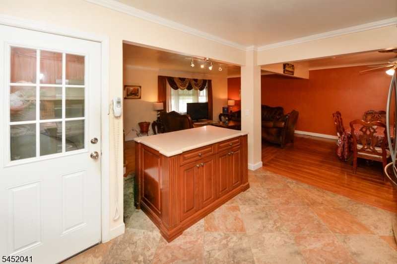 1556 Wyndmoor Ave Property Photo 7
