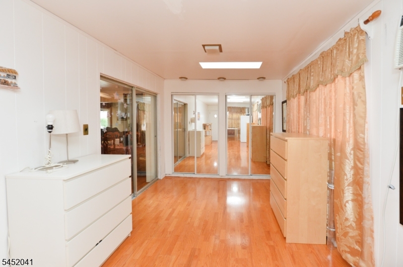 1556 Wyndmoor Ave Property Photo 8