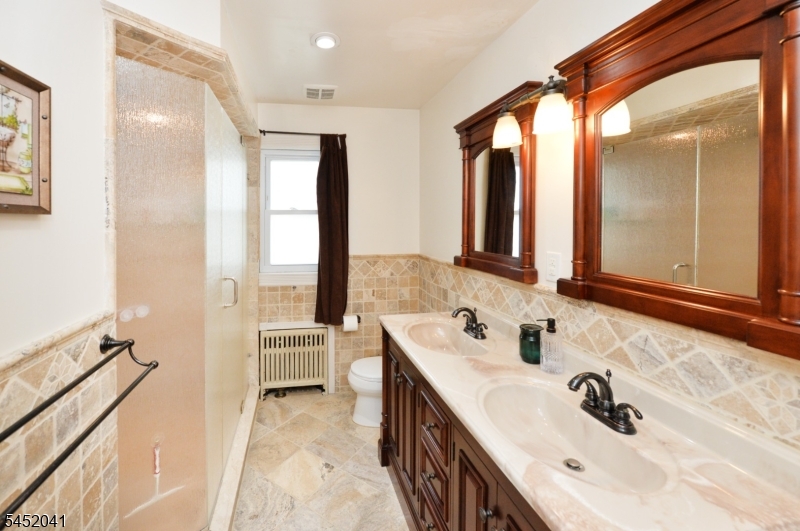 1556 Wyndmoor Ave Property Photo 11