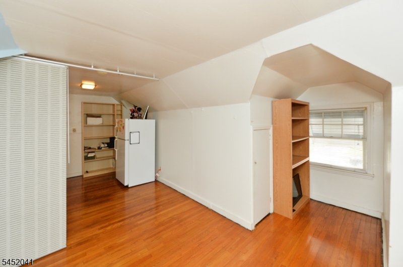 1556 Wyndmoor Ave Property Photo 16