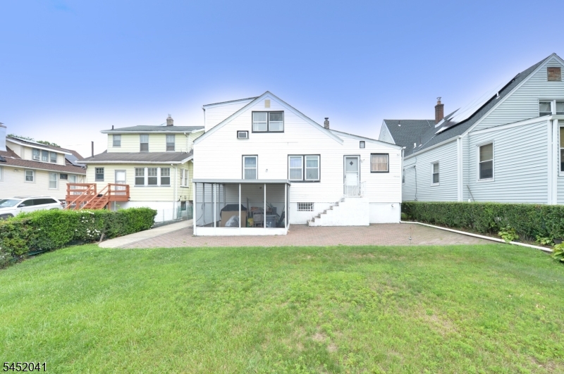 1556 Wyndmoor Ave Property Photo 23