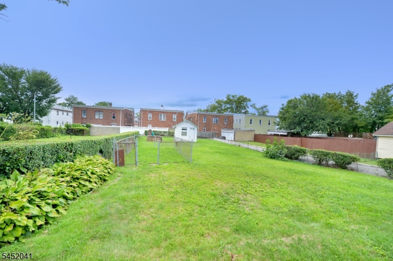1556 Wyndmoor Ave Property Photo 25