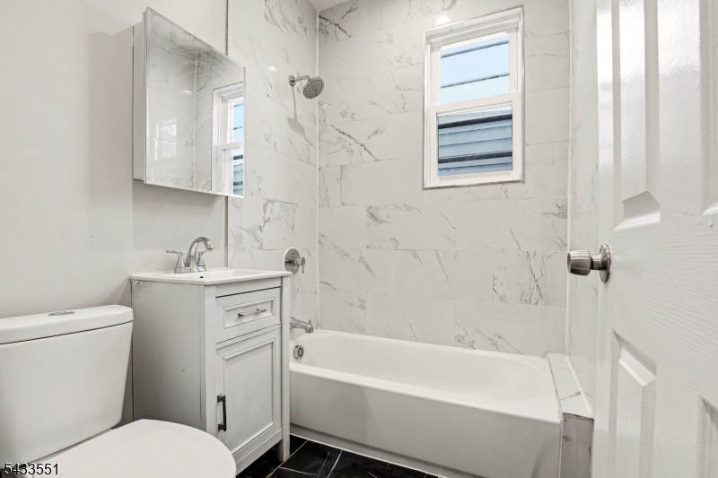 28 Underwood St Property Photo 10