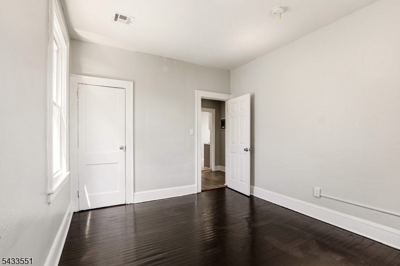 28 Underwood St Property Photo 13