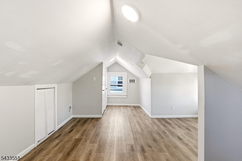 28 Underwood St Property Photo 15
