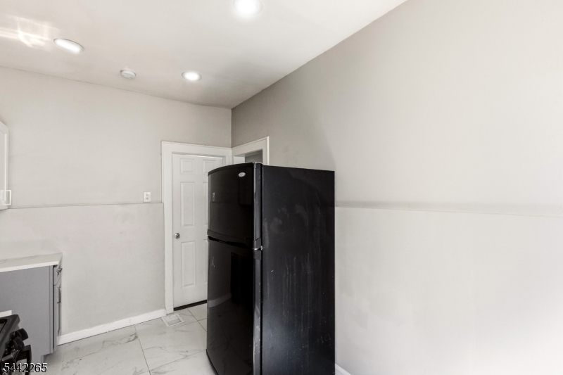 28 Underwood St Property Photo 21
