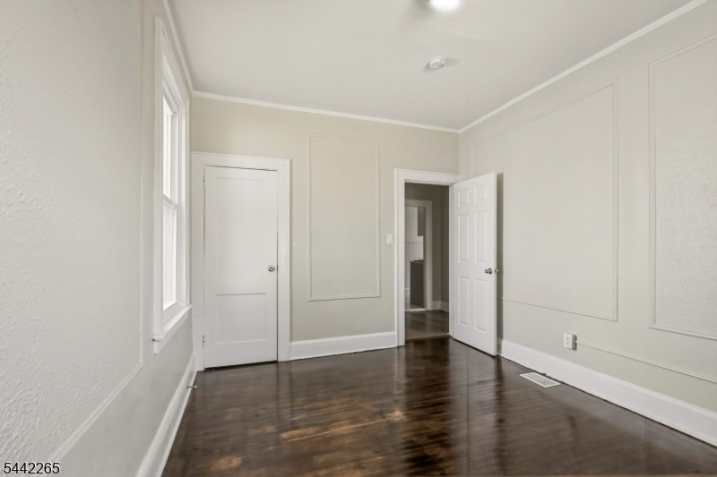 28 Underwood St Property Photo 29
