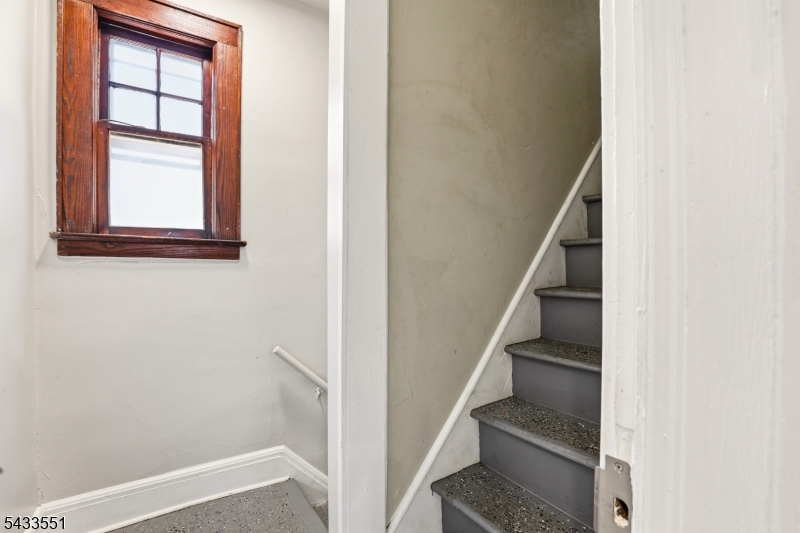 28 Underwood St Property Photo 32