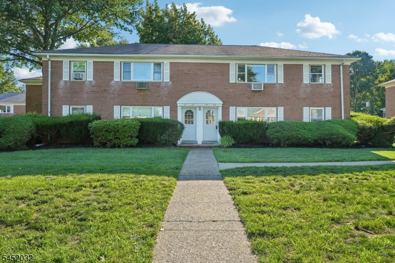 39 Manchester Ct Property Photo 1