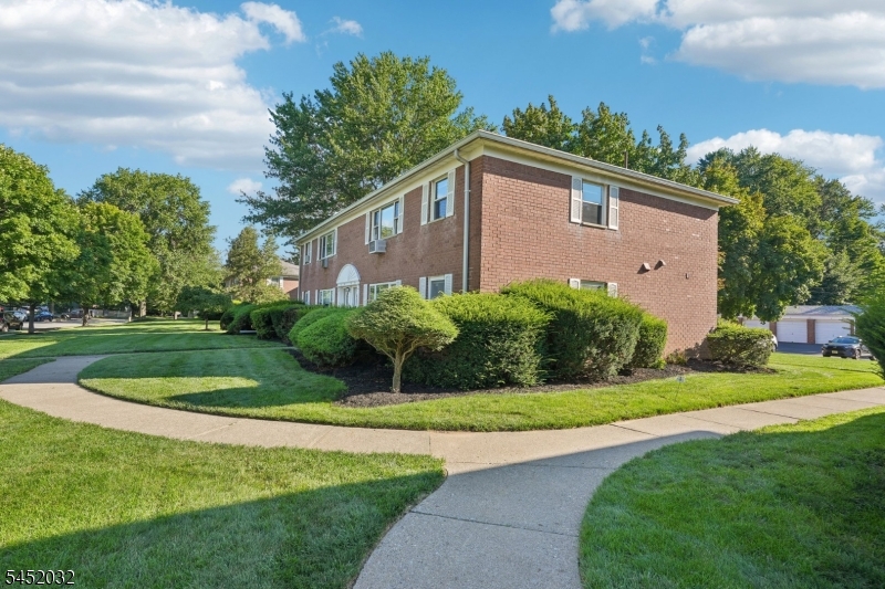 39 Manchester Ct Property Photo 27