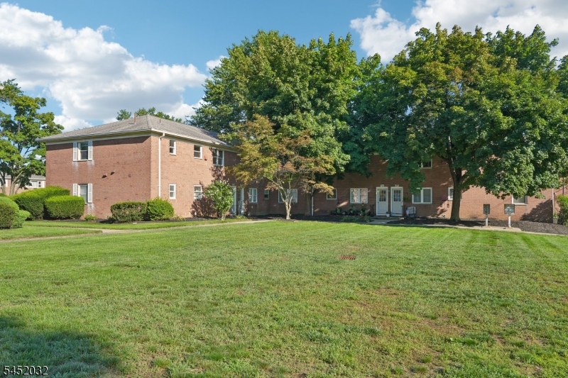 39 Manchester Ct Property Photo 28