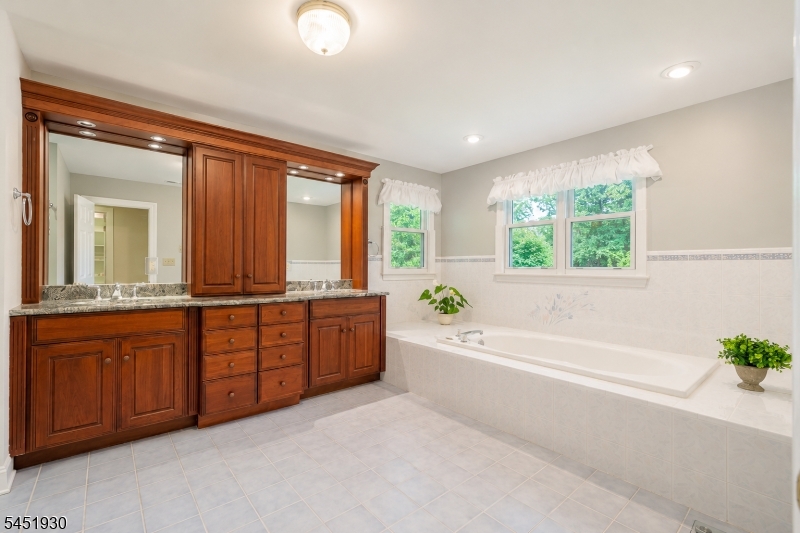 40 Newland Ct Property Photo 19