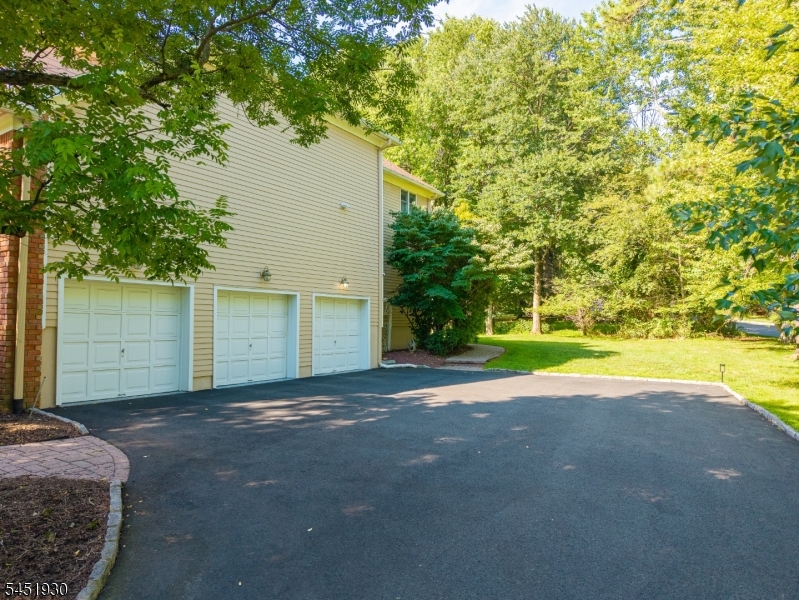 40 Newland Ct Property Photo 32
