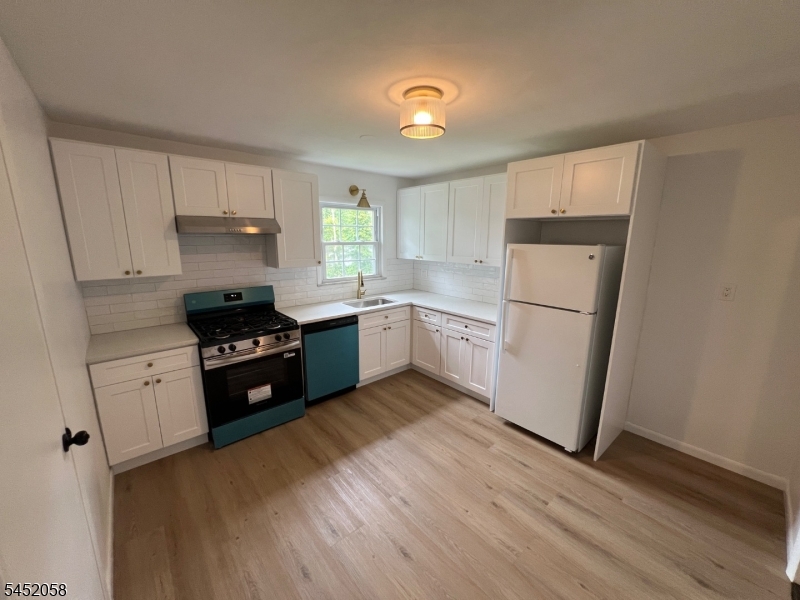 1006 Gifford Ct 2 Property Photo 2