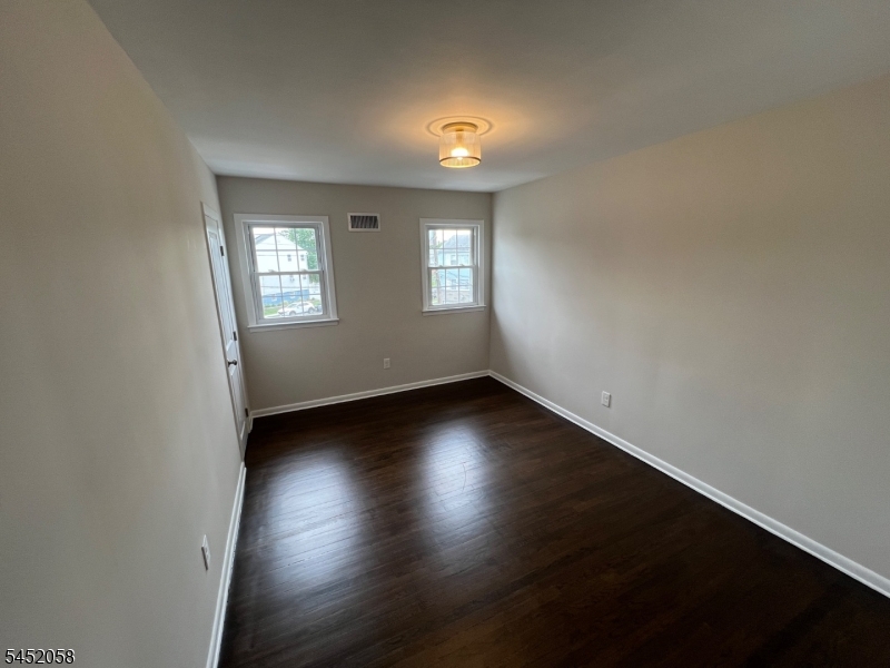 1006 Gifford Ct 2 Property Photo 11