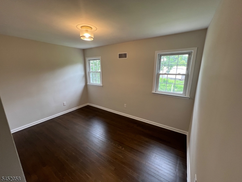 1006 Gifford Ct 2 Property Photo 13
