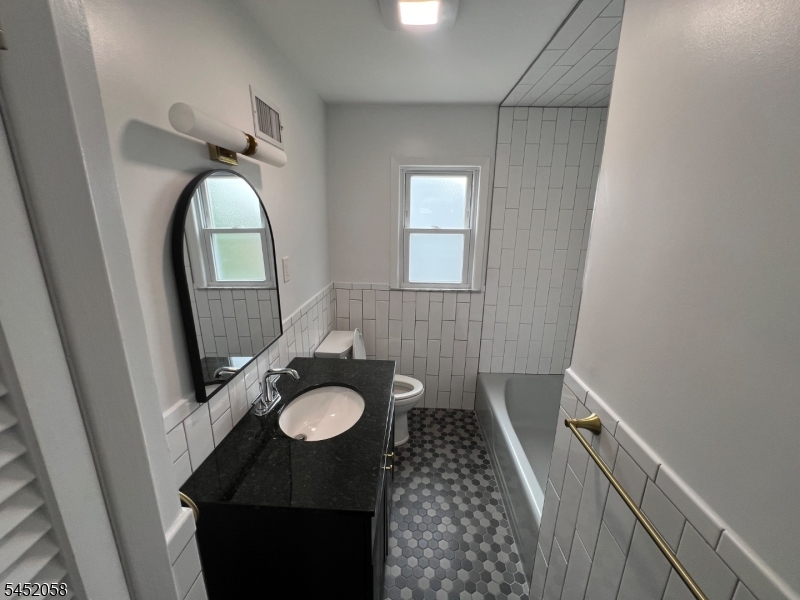 1006 Gifford Ct 2 Property Photo 15