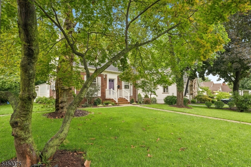 36 Burnet Hill Rd Property Photo 1