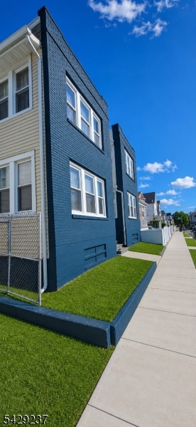 16 Boylan St Property Photo 13
