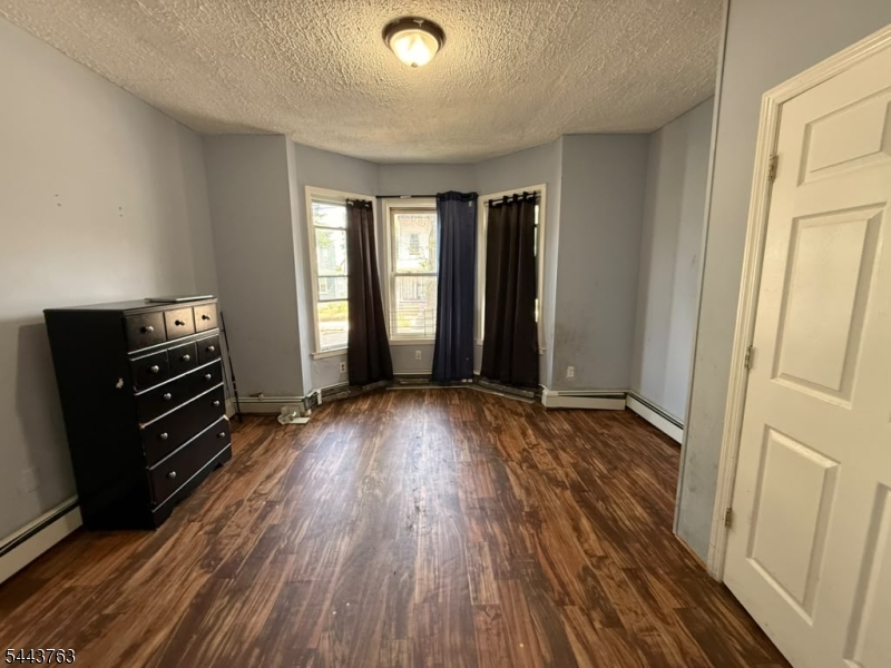 576 13th Ave Property Photo 3
