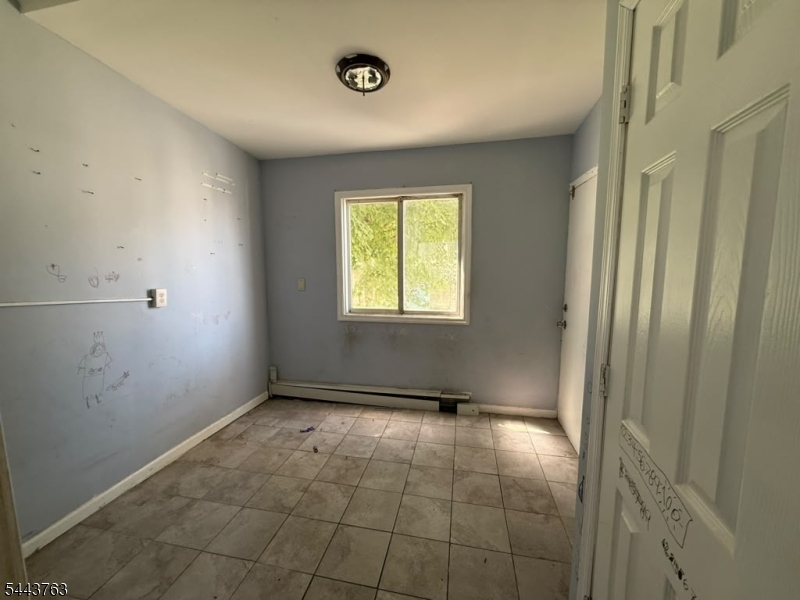 576 13th Ave Property Photo 5