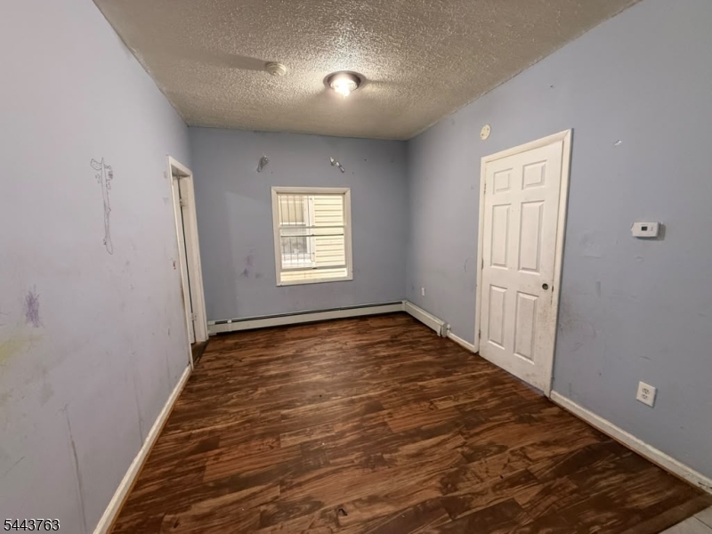 576 13th Ave Property Photo 7
