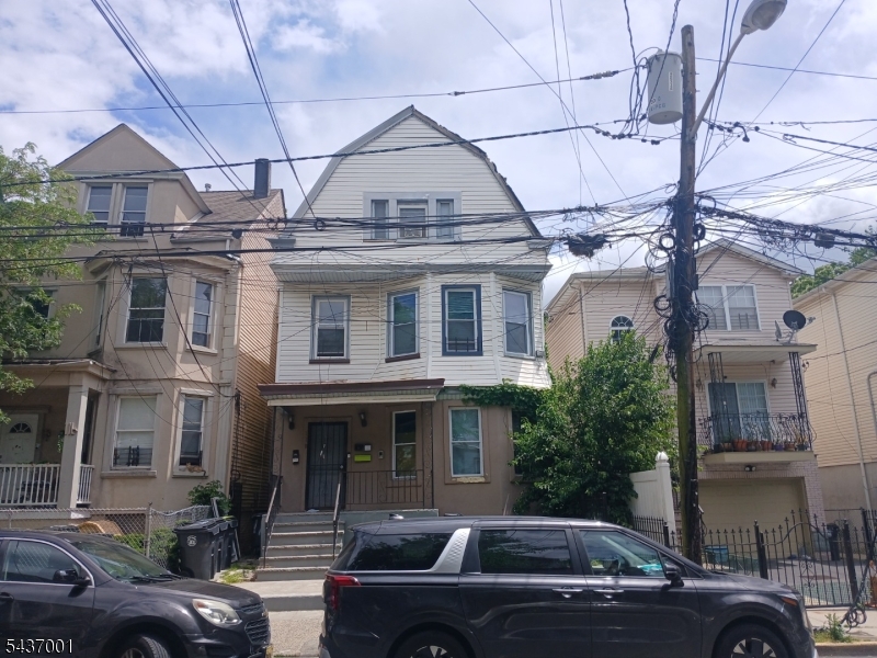 118 Seymour Ave Property Photo 1