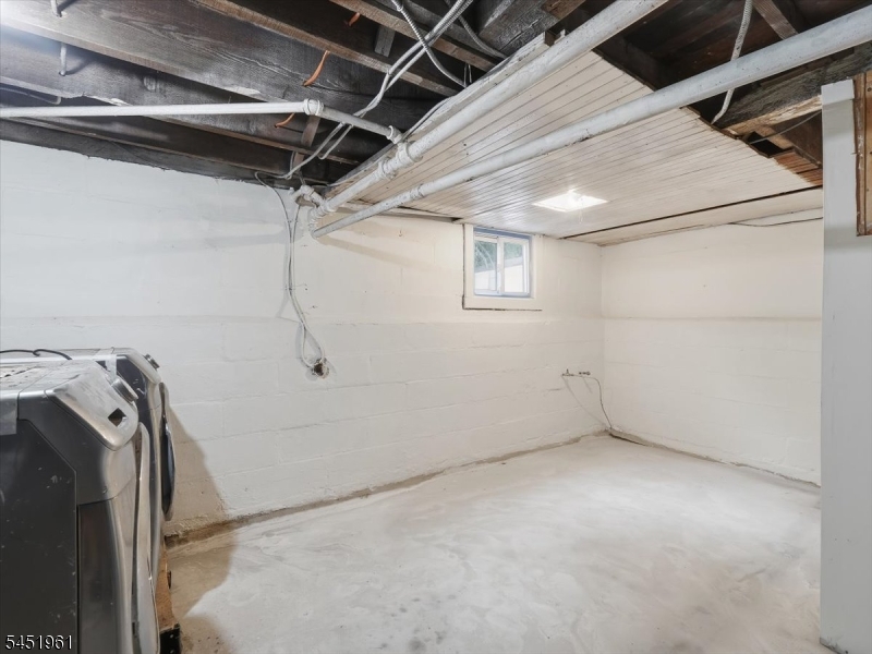 56 Prospect St Property Photo 33
