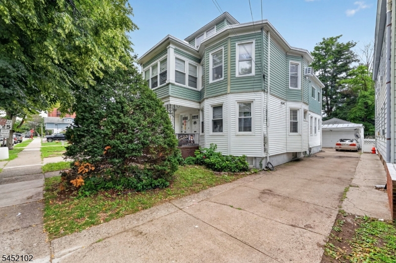334 Trenton Ave Property Photo 1