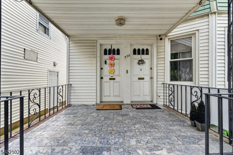 334 Trenton Ave Property Photo 3