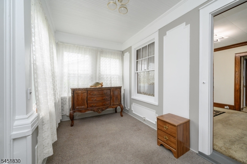 938 Ray Ave Property Photo 4