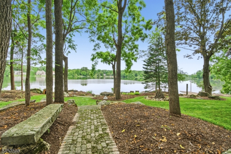 97 Shore Rd Property Photo 3