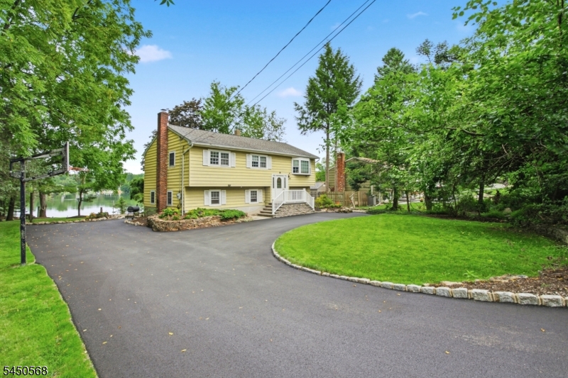 97 Shore Rd Property Photo 4