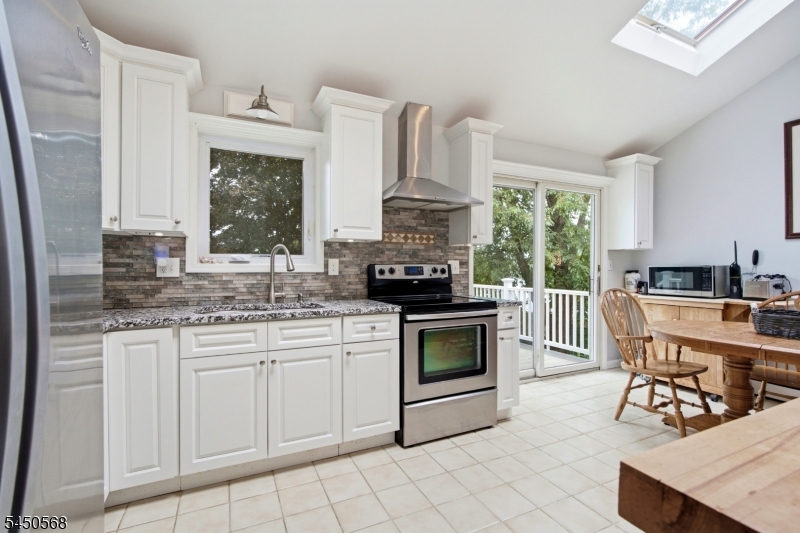 97 Shore Rd Property Photo 11