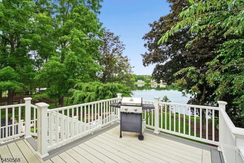 97 Shore Rd Property Photo 30
