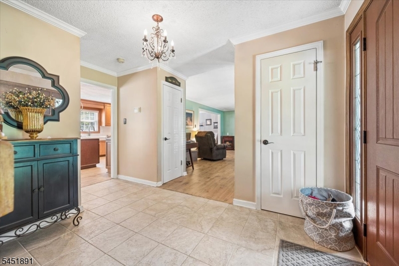 19 Mohawk Ave Property Photo 7