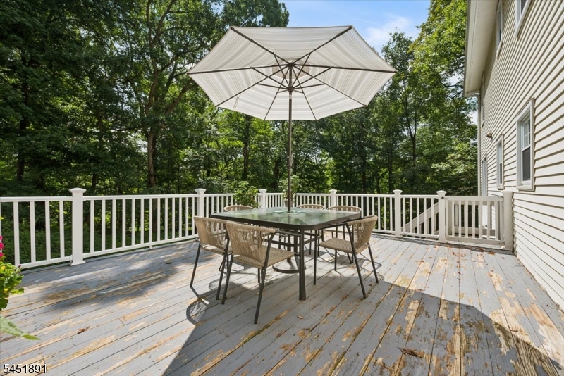 19 Mohawk Ave Property Photo 43