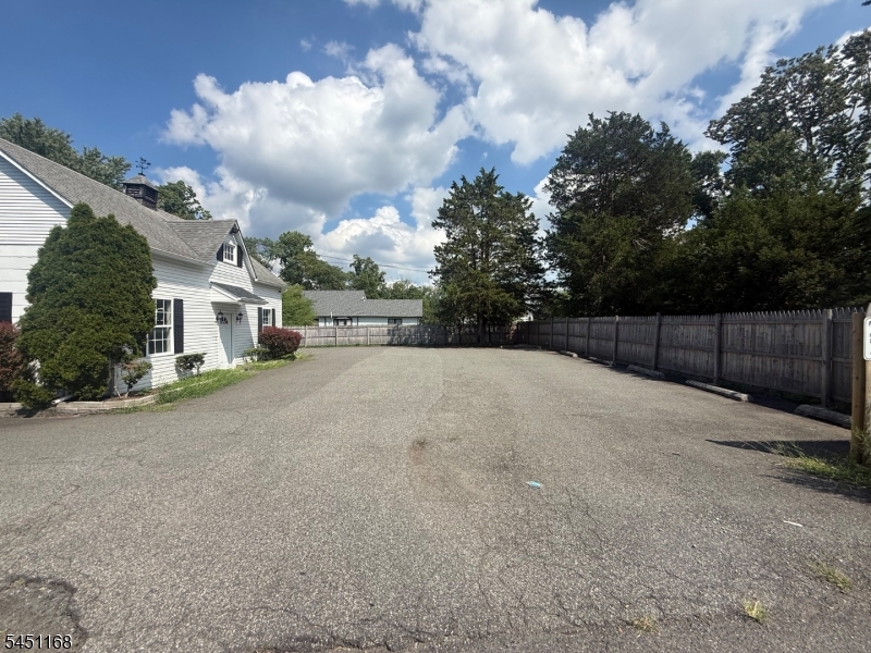Union Ave Property Photo 6