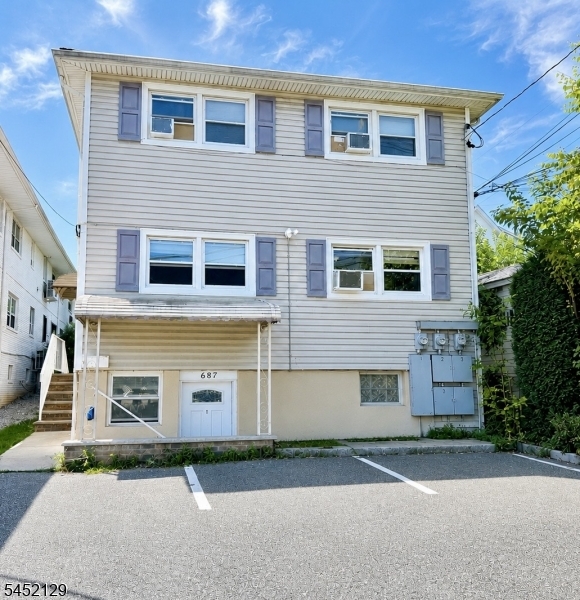 687 Midland Ave 1 Property Photo 1
