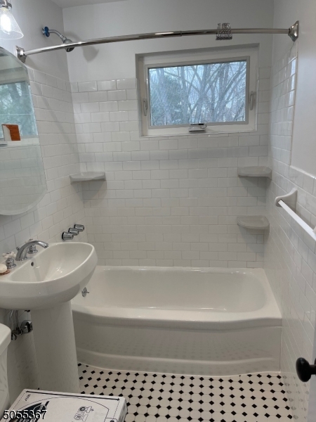 70 Beverly Rd 1 Property Photo 13