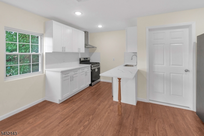 1142 Clinton Ave Property Photo 3