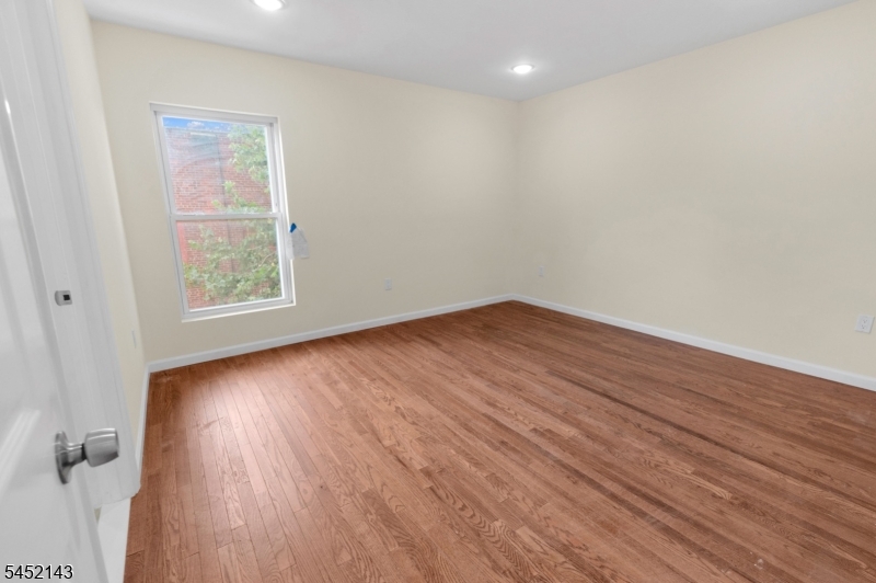 1142 Clinton Ave Property Photo 8