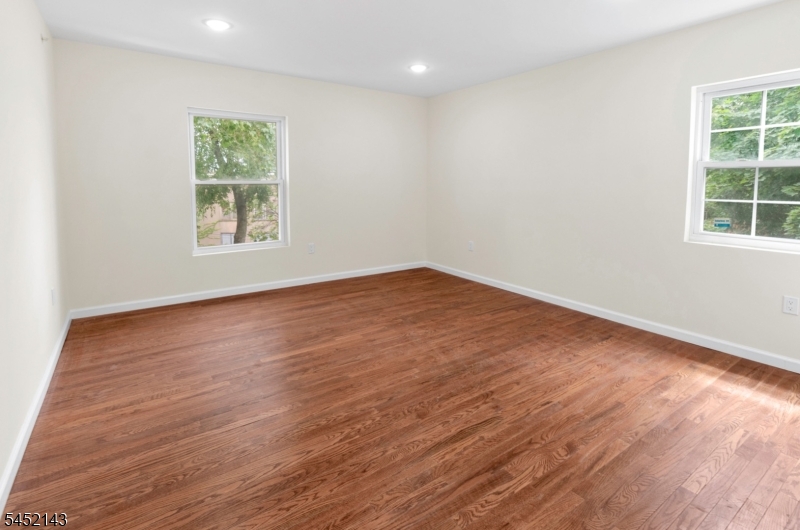1142 Clinton Ave Property Photo 12