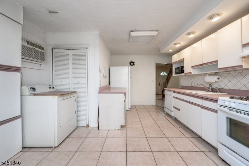 34 Hunterdon Rd Property Photo 7