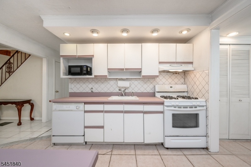 34 Hunterdon Rd Property Photo 8