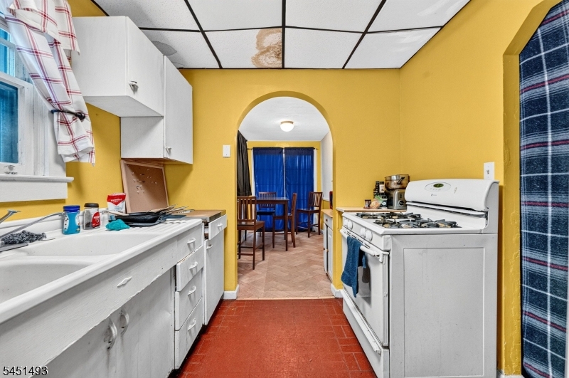 66 Charles St Property Photo 6