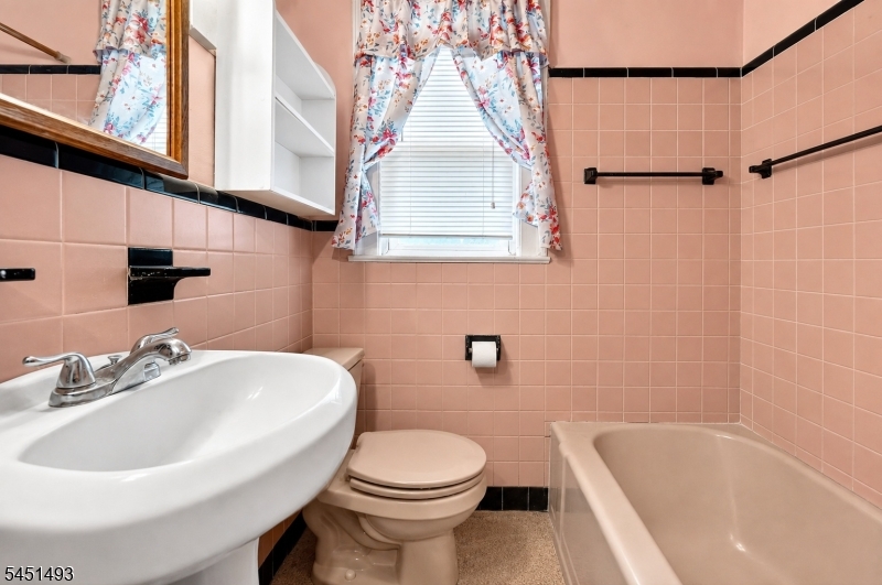 66 Charles St Property Photo 13